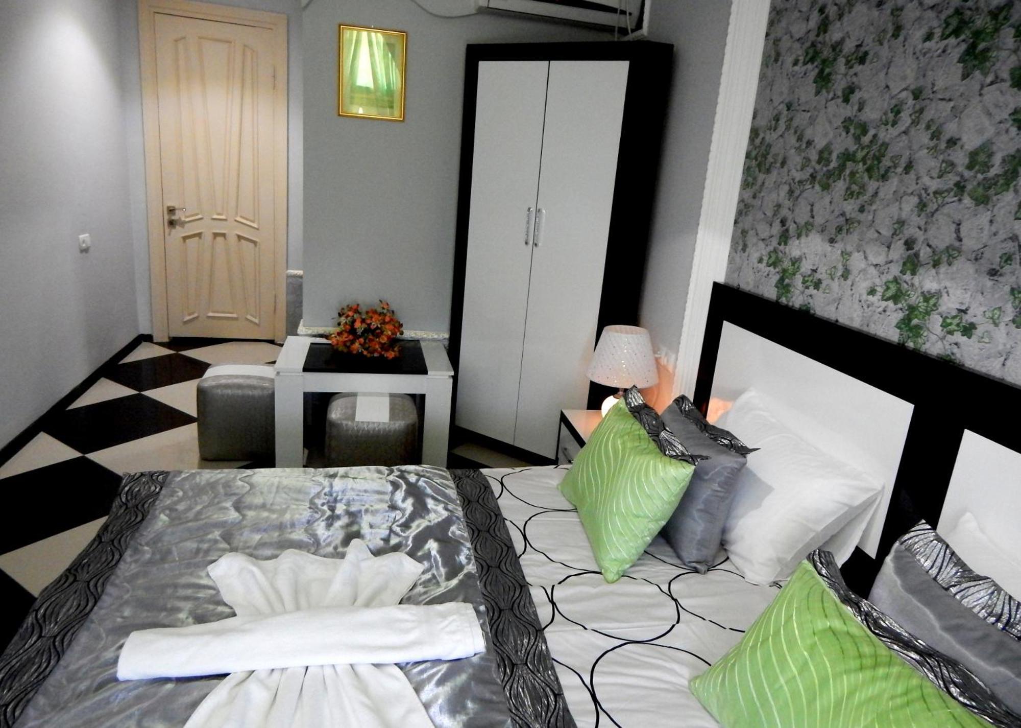 B&B Europa Hotel クタイシ エクステリア 写真