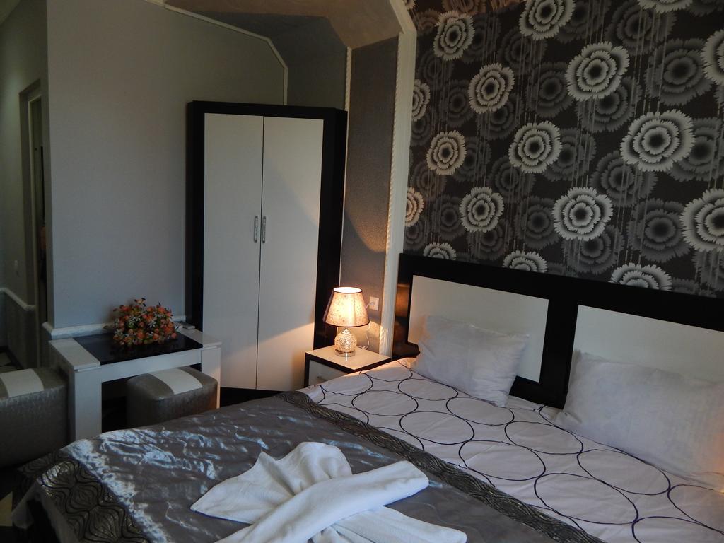 B&B Europa Hotel クタイシ エクステリア 写真